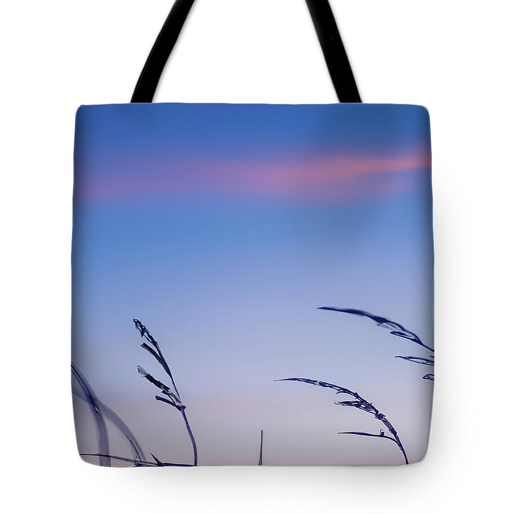 Sunset Tote Bag featuring the photograph Ocean Breezes 3 by Cathy Anderson