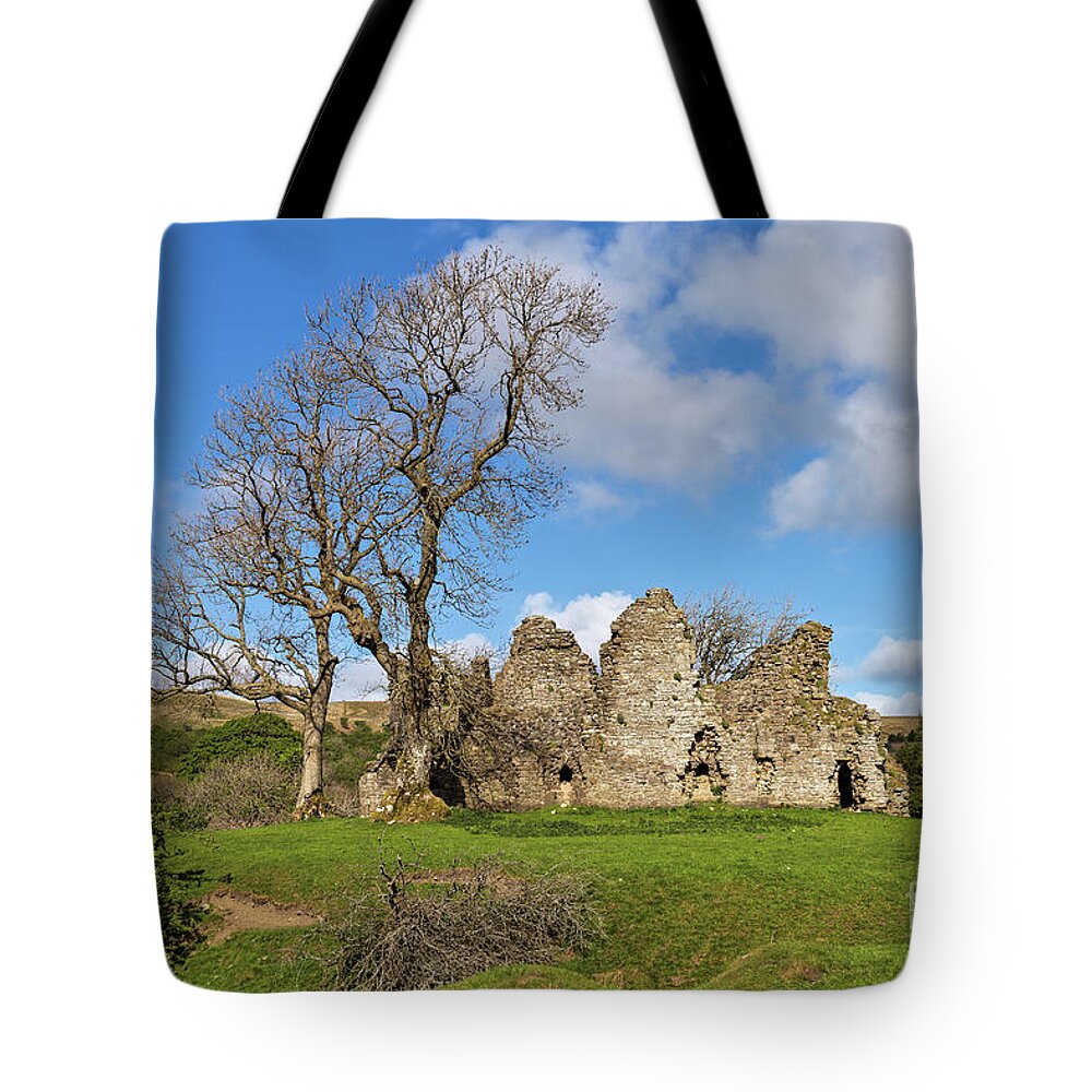 England Tote Bag featuring the photograph Pendragon Castle by Tom Holmes Photography