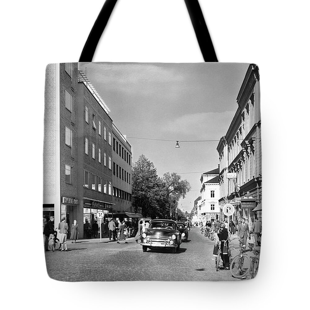 Vintage Tote Bag featuring the painting People and cars in Drottninggatan by MotionAge Designs