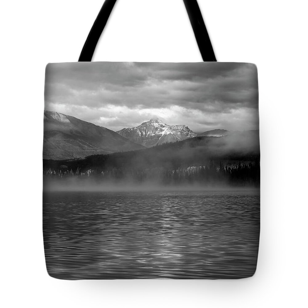 Black And White Mountain Lake Tote Bag featuring the photograph Pyramid Lake Black And White Reflection by Dan Sproul