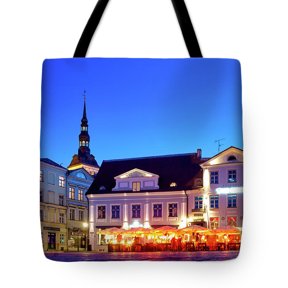 Tallinn Tote Bag featuring the photograph Raekoja plats by Fabrizio Troiani