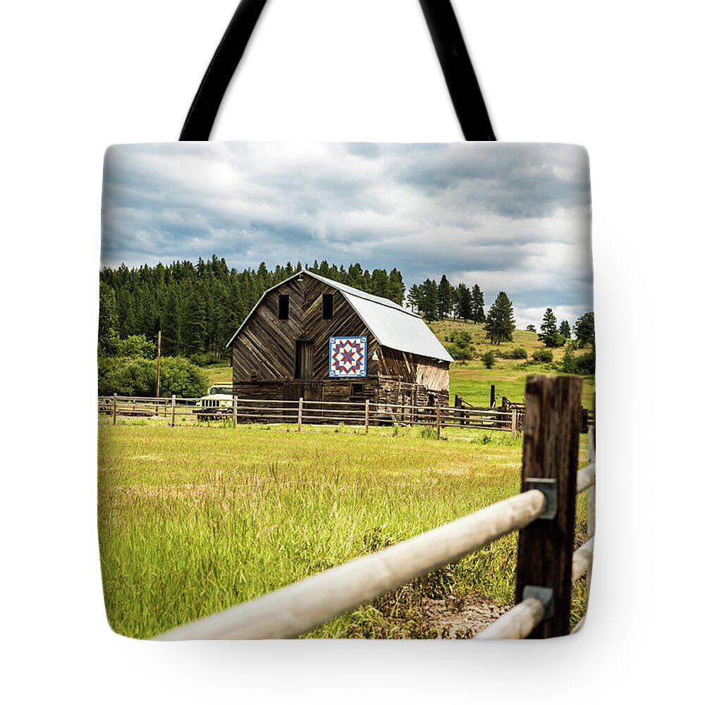Ranch Fence And Barn With Hex Sign Old Barn Tote Bag featuring the photograph Ranch Fence and Barn with Hex Sign by Tom Cochran