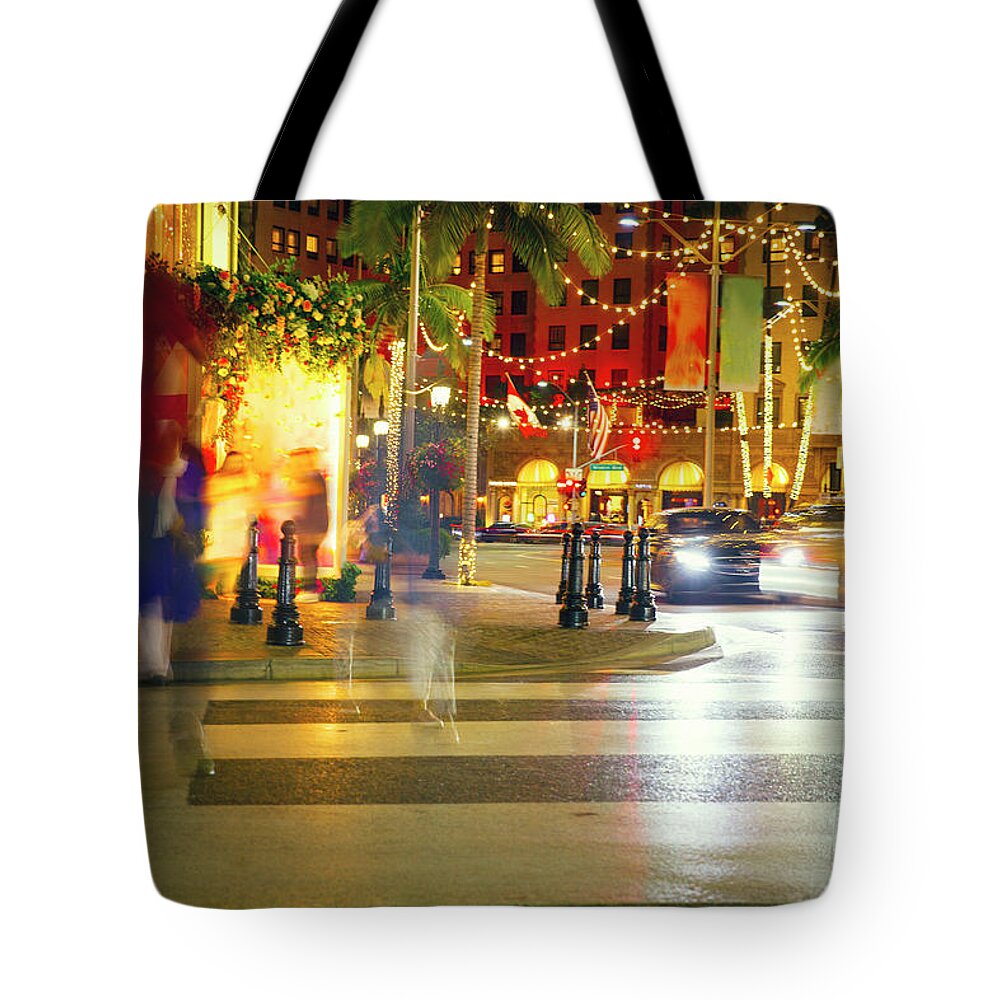 Rodeo Drive Tote Bag featuring the photograph Rodeo Drive night life by Stella Levi