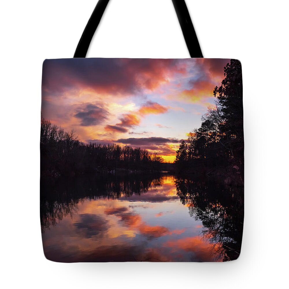 Sunset Tote Bag featuring the photograph Sahara Lake Sunset by Grant Twiss