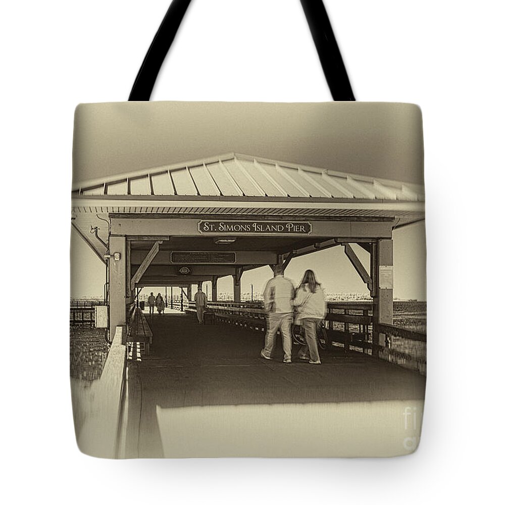 Saint Simons Tote Bag featuring the photograph Saint Simons Island Pier by DB Hayes
