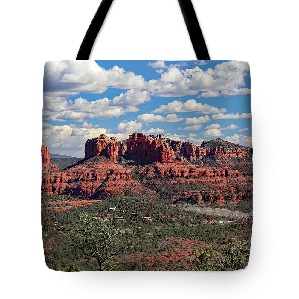Sedona Red Rocks Tote Bag featuring the photograph Sedona Red Rocks by David T Wilkinson