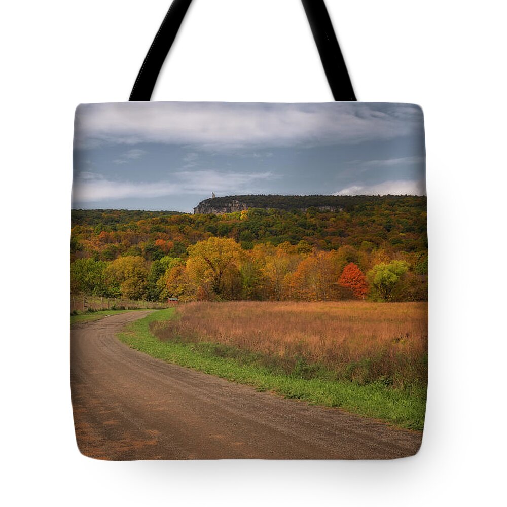 Shawangunk Tote Bag featuring the photograph Shawangunk Mountain Hudson Valley NY by Susan Candelario