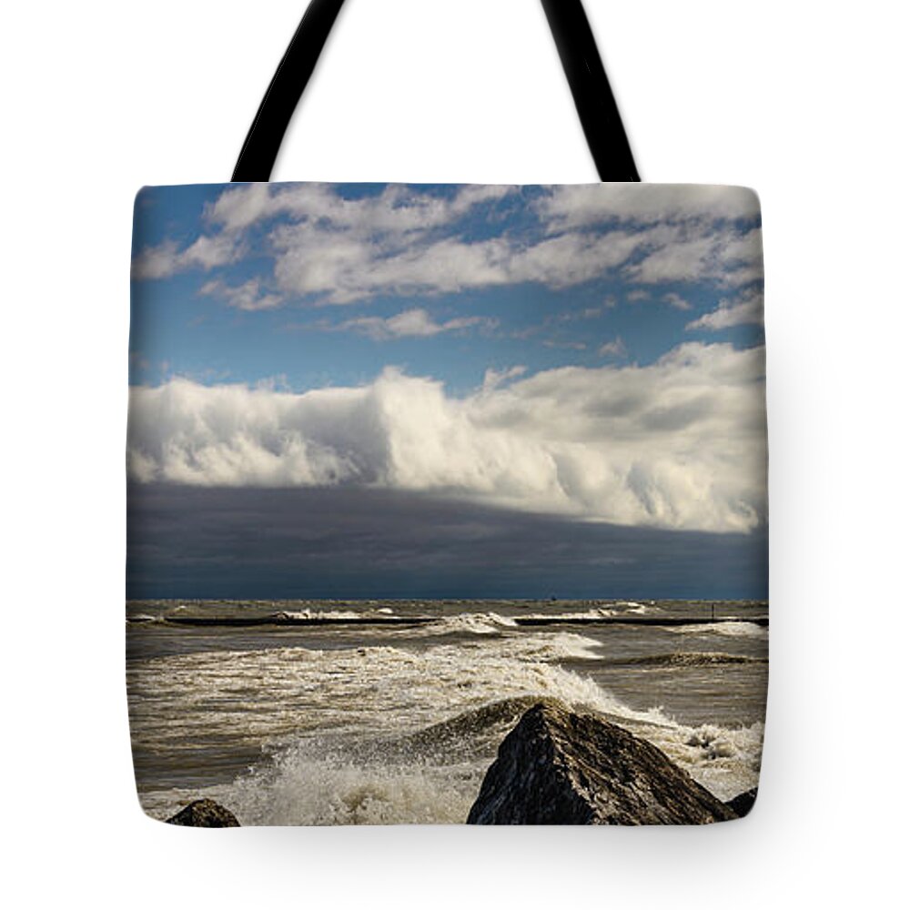 Storm Clouds Tote Bag featuring the photograph Shelf Cloud by Charles McCleanon