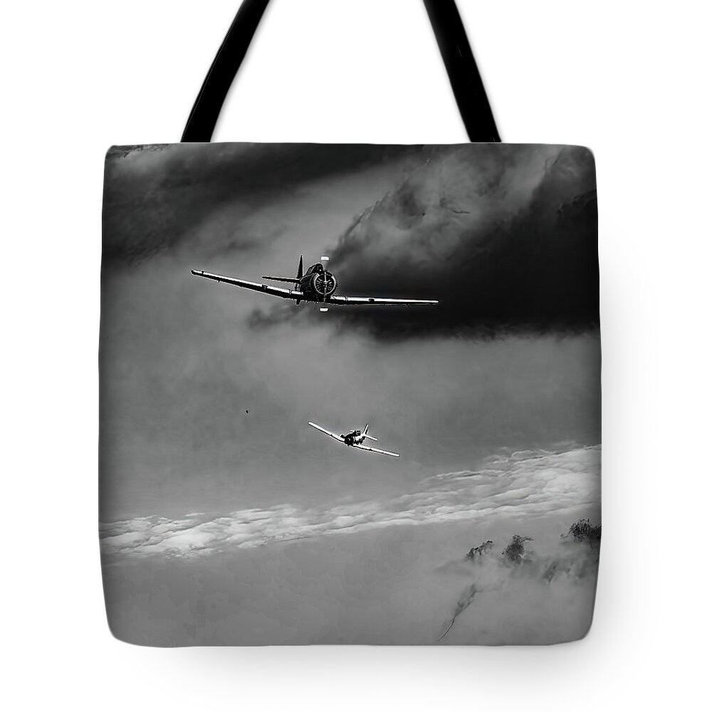 Snj-4 Tote Bag featuring the photograph Snj-4 Bw by Flees Photos