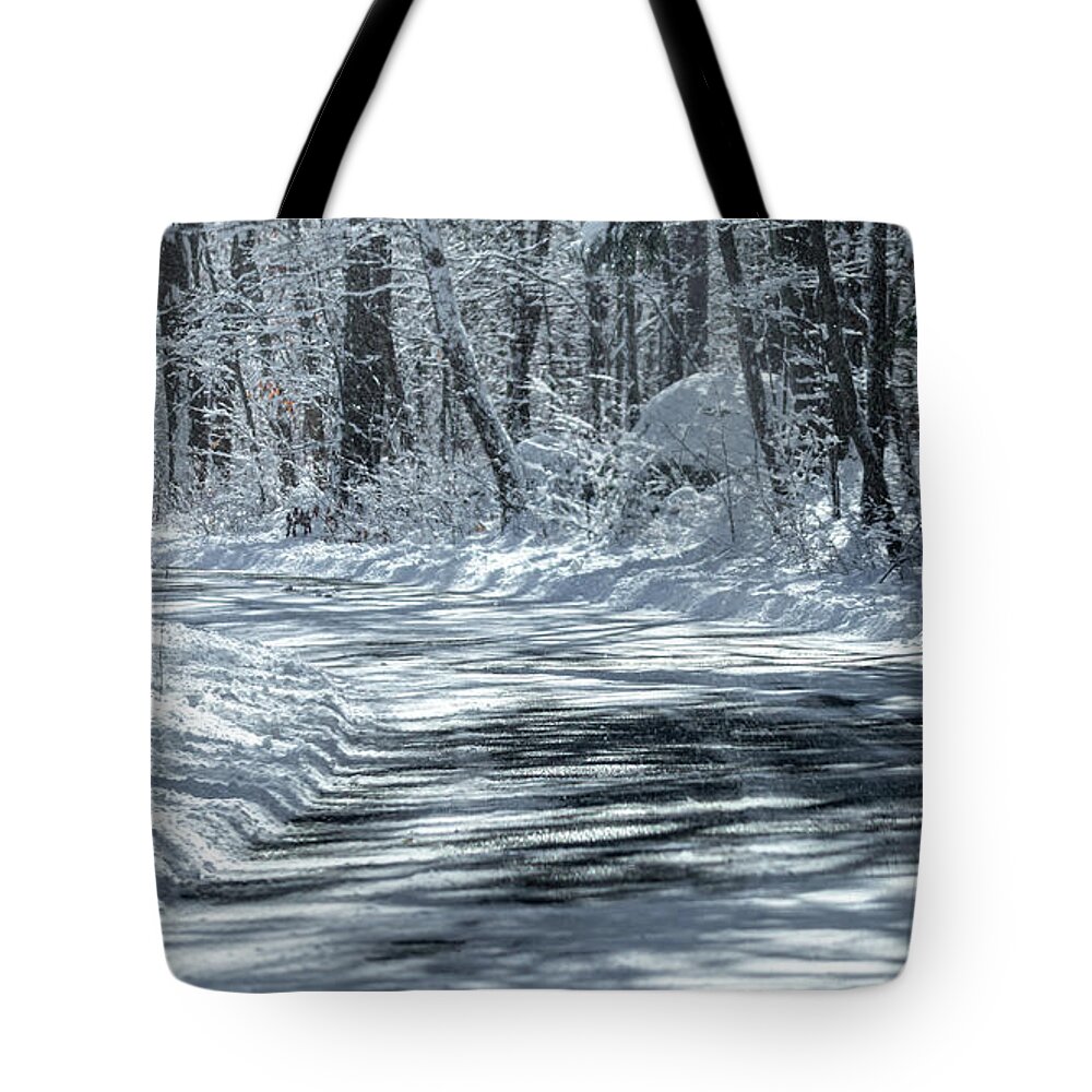 Fresh Snow Tote Bag featuring the photograph Snow Drive by William Bretton