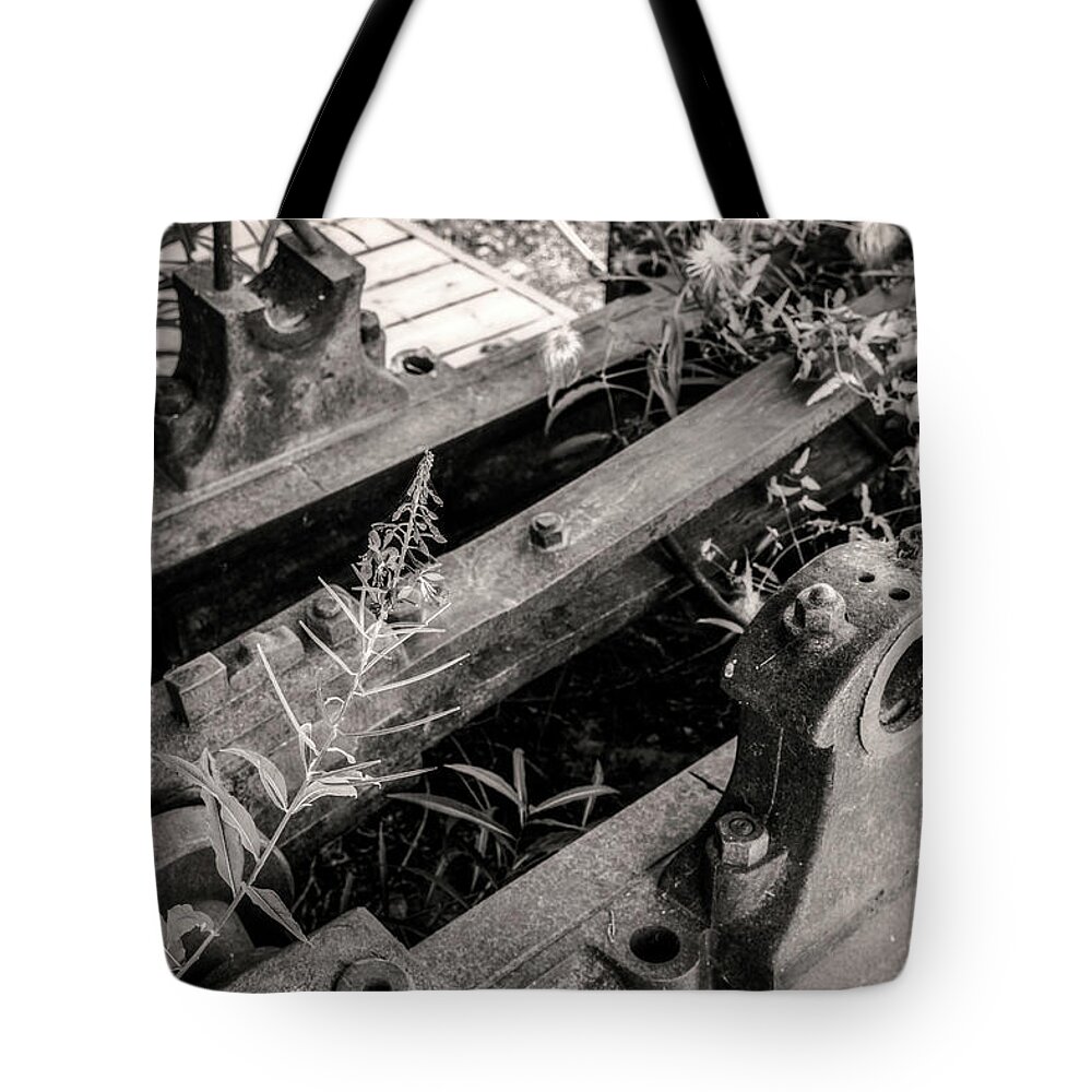 Steamboat Engine Tote Bag featuring the photograph Steamboat Engine Parts by Robert J Wagner