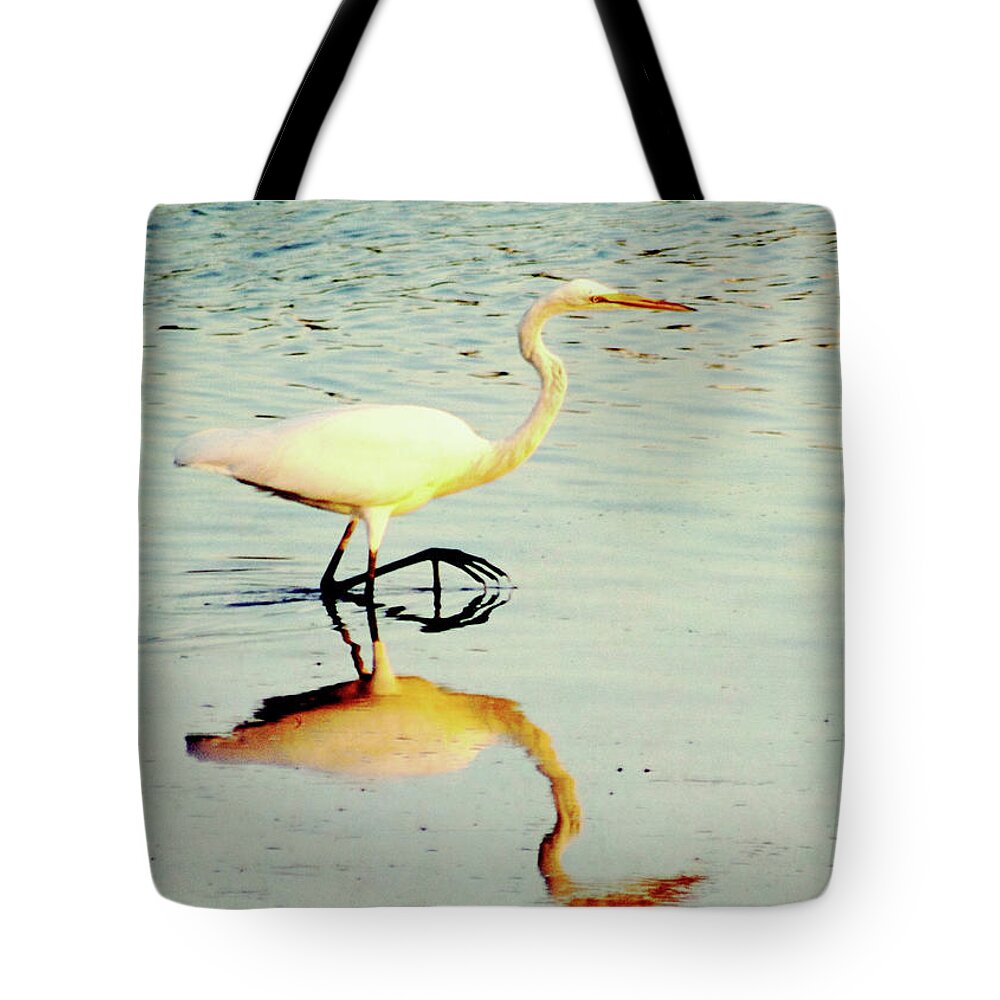 Egret Tote Bag featuring the photograph Stepping Out by Hilda Wagner