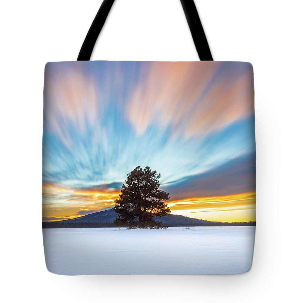 Fast Tote Bag featuring the photograph Streaking Clouds Over Lone Pine by Mike Lee