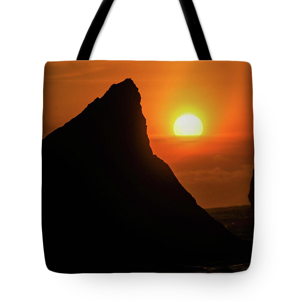 Sunset Tote Bag featuring the photograph Sun sinking at Bandon by Jeff Swan