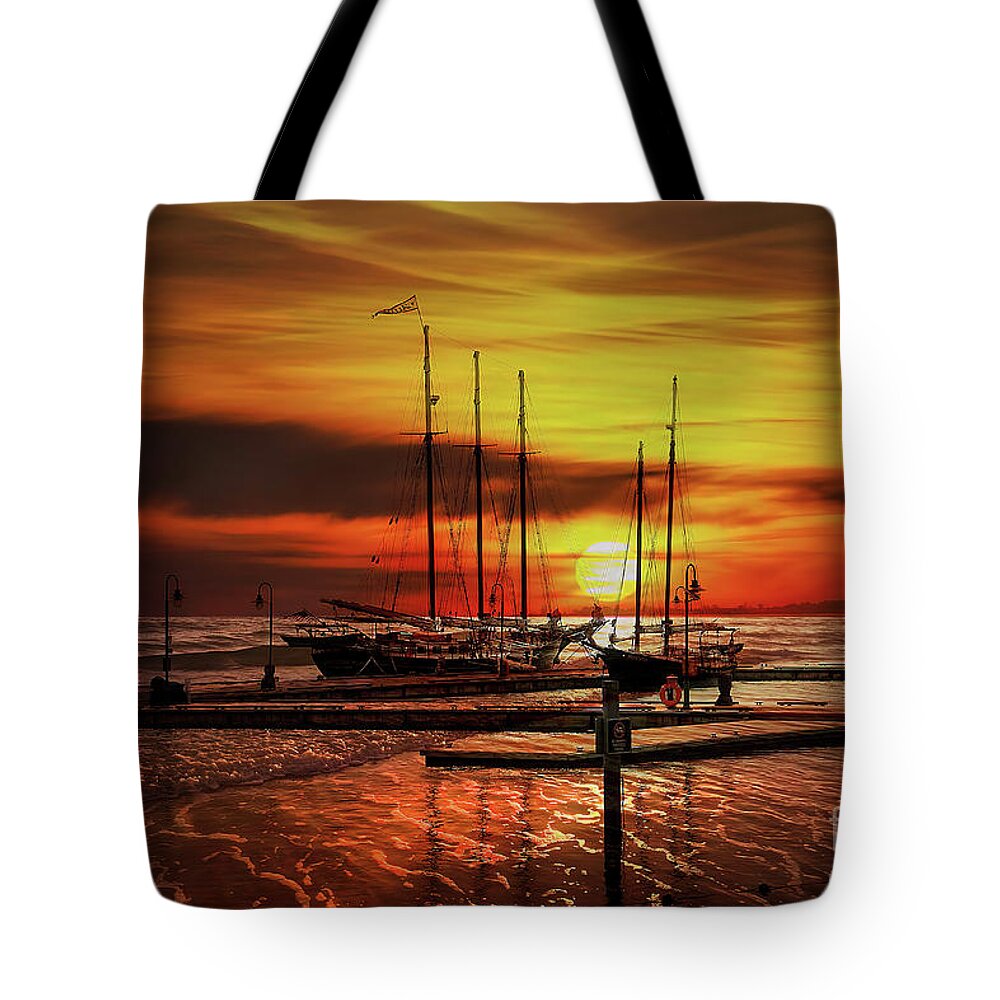 Sun Tote Bag featuring the photograph Sunset at Sea by Shelia Hunt
