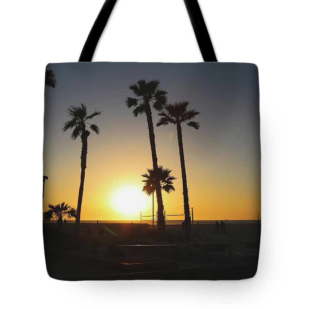 California Tote Bag featuring the photograph Sunset in Los Angeles by Alberto Zanoni