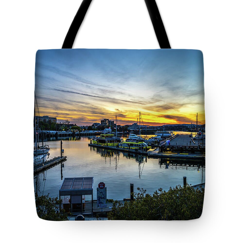 Sunset Tote Bag featuring the photograph Sunset in Victoria by Bill Cubitt