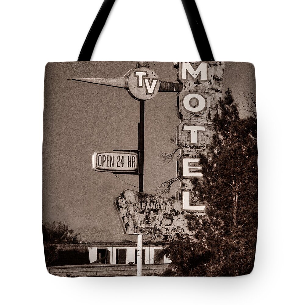 Route Tote Bag featuring the photograph Sunset Motel Sign by Rene Vasquez