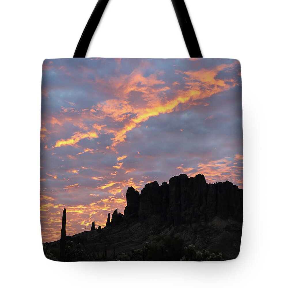 2020 Tote Bag featuring the photograph Sunset over the Superstition Mountains 2 by Dawn Richards