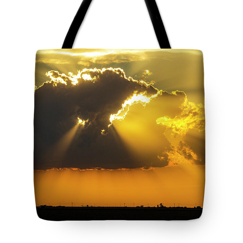 Stormscape Tote Bag featuring the photograph Sweet Nebraska Crepuscular Rays 009 by NebraskaSC