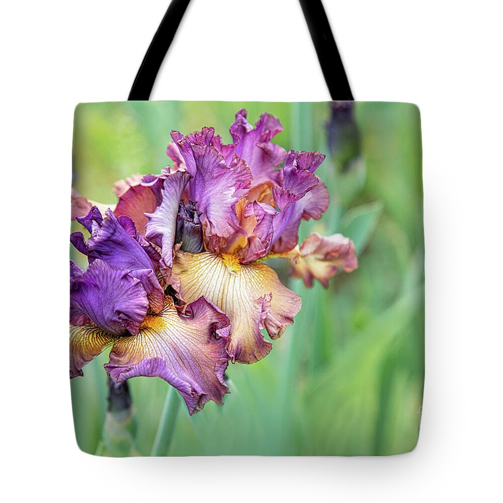 Gardens Tote Bag featuring the photograph Sweet Things Blooming by Marilyn Cornwell