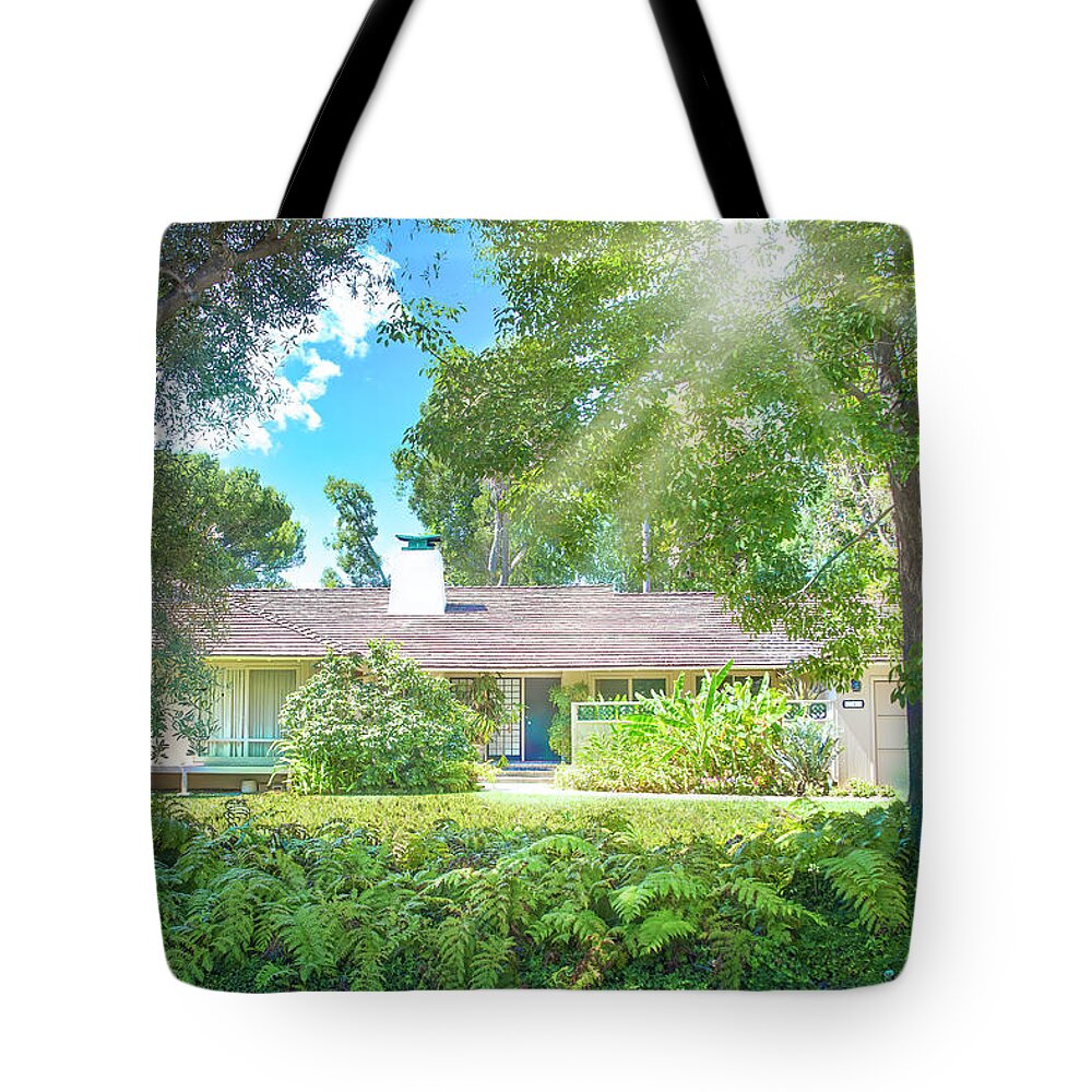 Golden Girls Tote Bag featuring the photograph The Golden Girls House by Mark Andrew Thomas