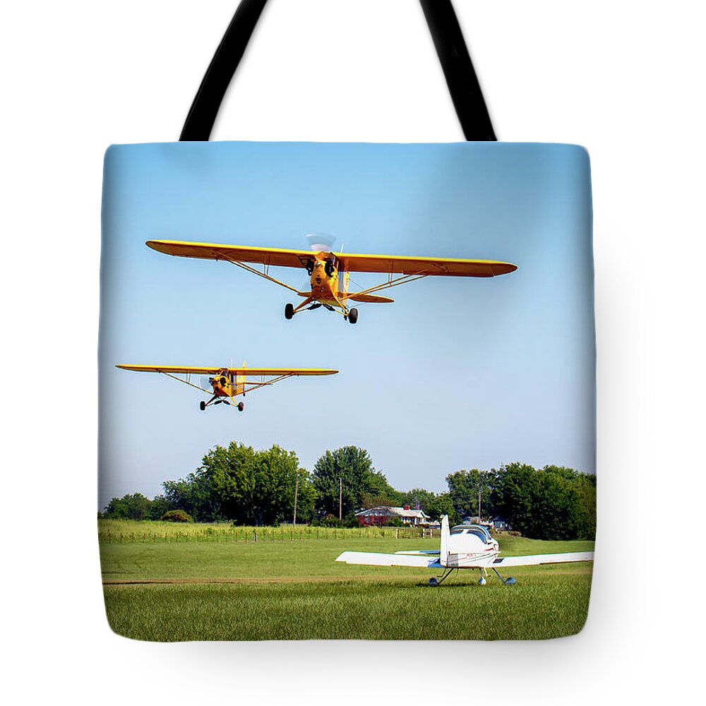 Will Rogers Fly In Tote Bag featuring the photograph The Pattern is Full by James Barber