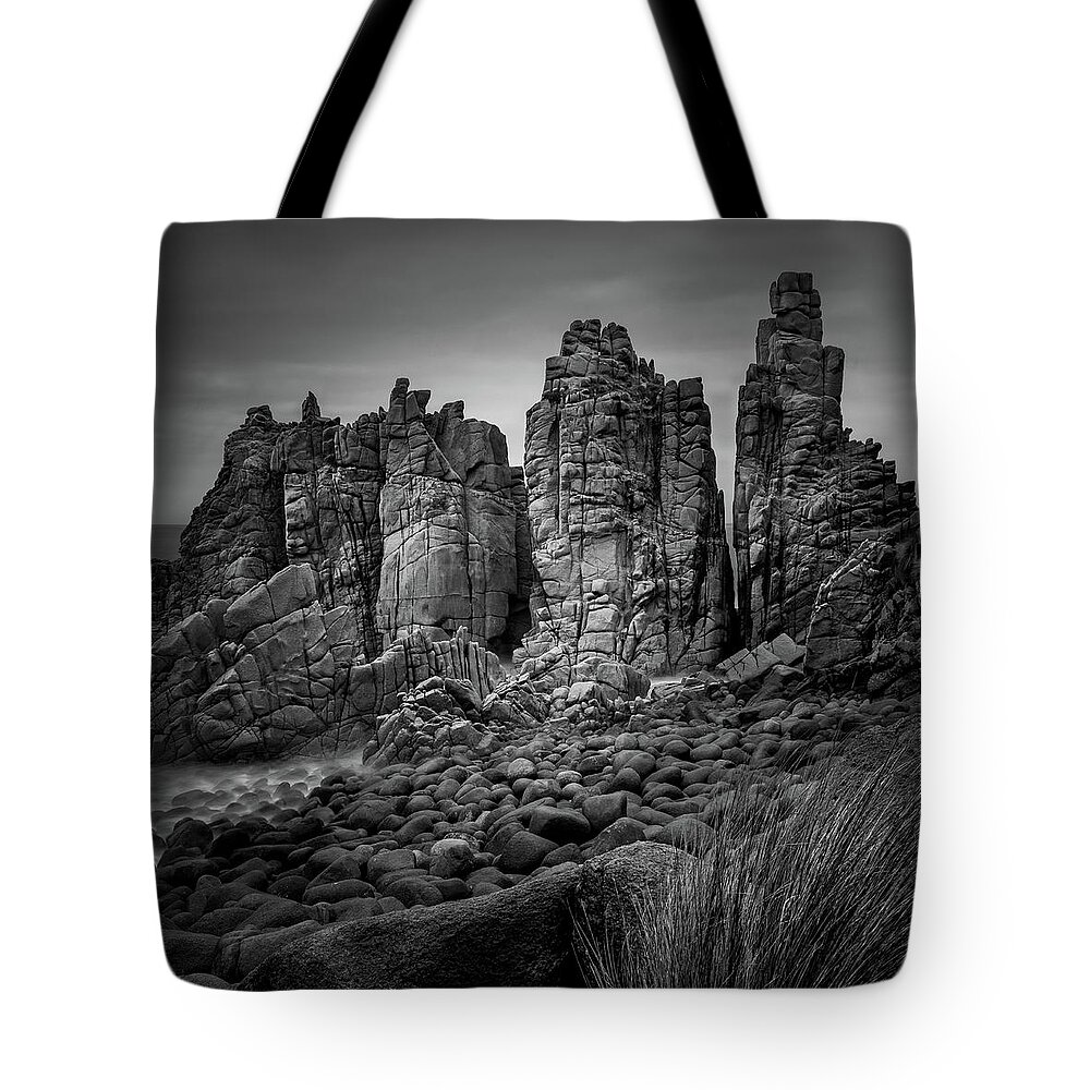 Monochrome Tote Bag featuring the photograph The Pinnacles by Grant Galbraith