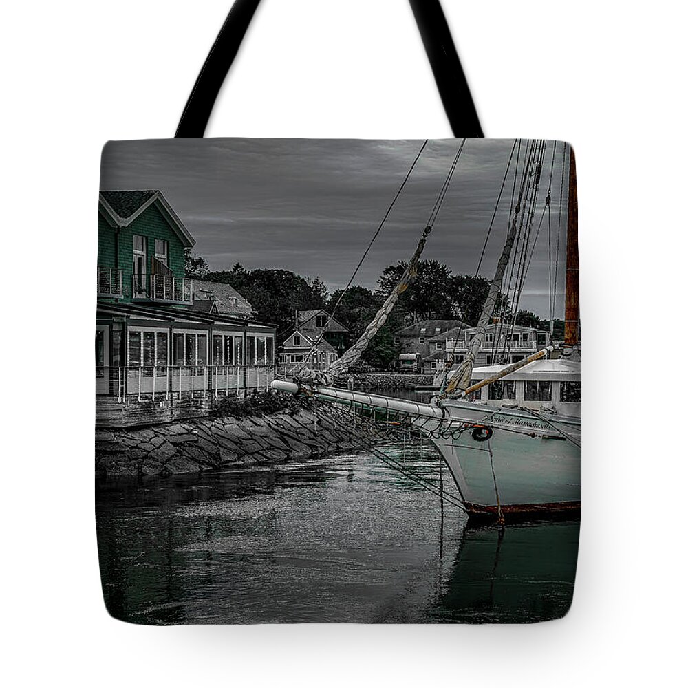  Spirit Restaurant Tote Bag featuring the photograph The Spirit by Penny Polakoff