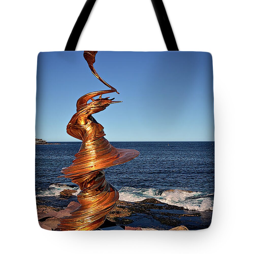 Sculpture By The Sea 2019 Tote Bag featuring the photograph The Statue of Mad Liberty by Wang Kaifang by Andrei SKY