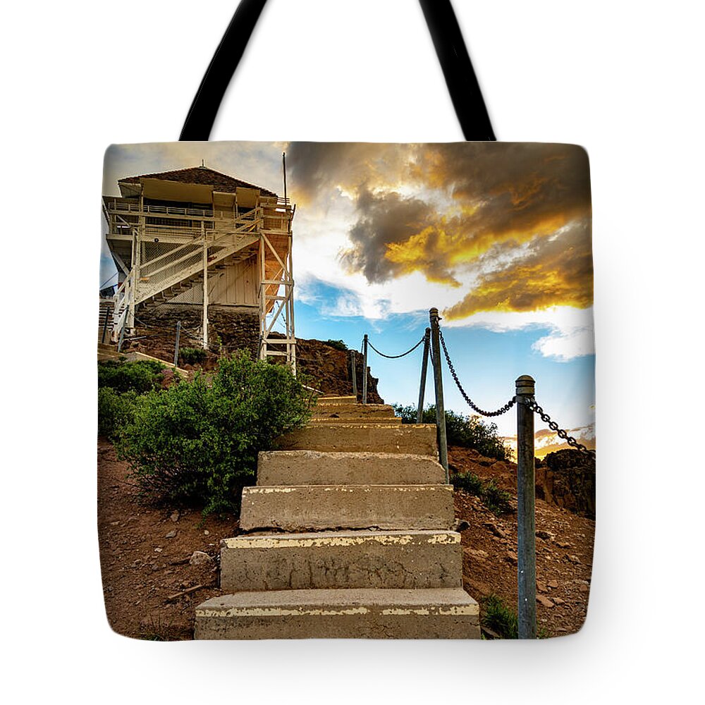 Hiking Tote Bag featuring the photograph Thompson Peak Lookout by Mike Lee