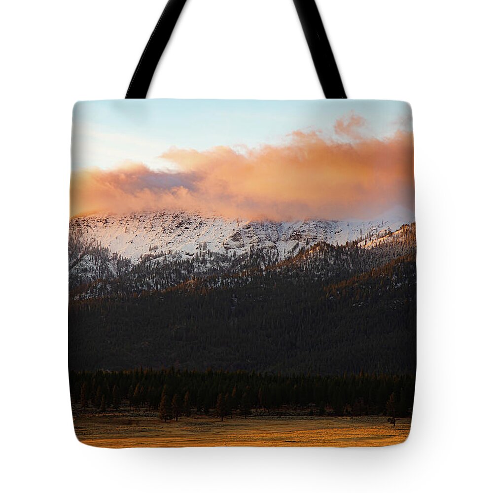 Janesville Tote Bag featuring the photograph Thompson Peak Morn by Mike Lee