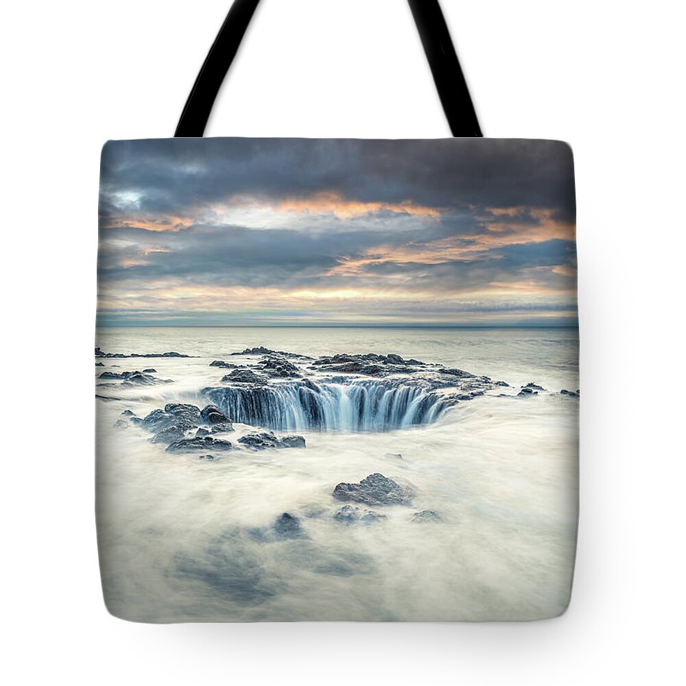 Beach Tote Bag featuring the photograph Thor's Well by Rudy Wilms