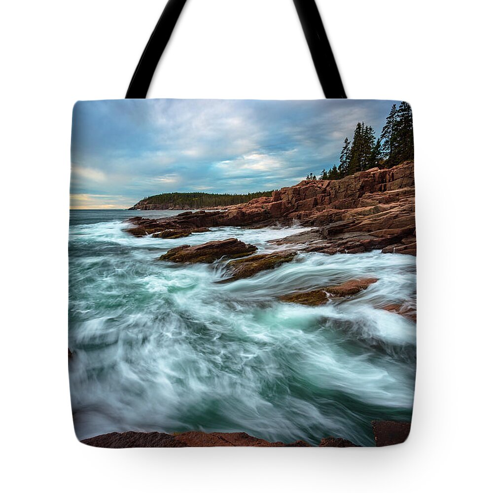 Maine Tote Bag featuring the photograph Thunder Hole Waves by Gary Johnson