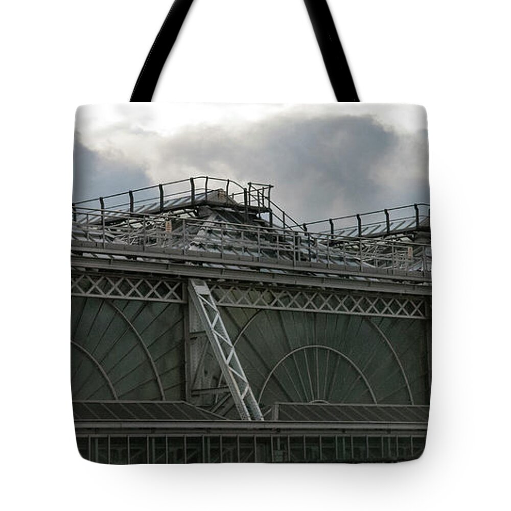 Architecture Tote Bag featuring the photograph Top of Glasgow Station by Moira Law