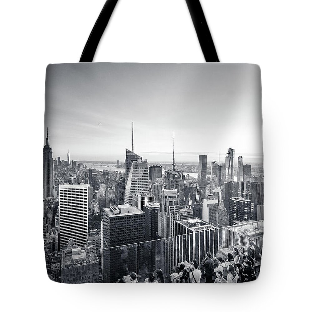 New York Tote Bag featuring the photograph Top Of The Rock People by Alberto Zanoni