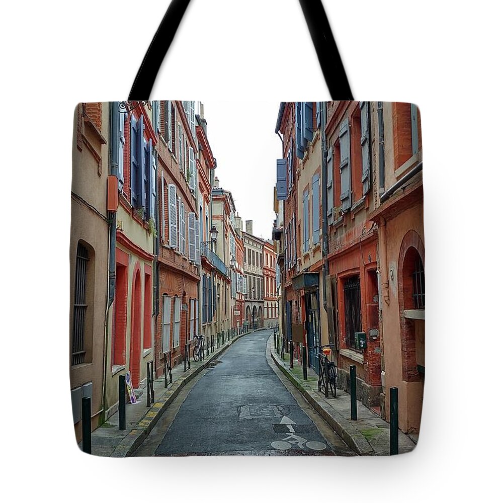 Alley Tote Bag featuring the photograph Toulouse 'la ville rose' by Sean Hannon