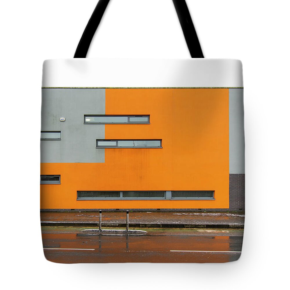 Urban Tote Bag featuring the photograph UK Urbanscapes 57 by Stuart Allen