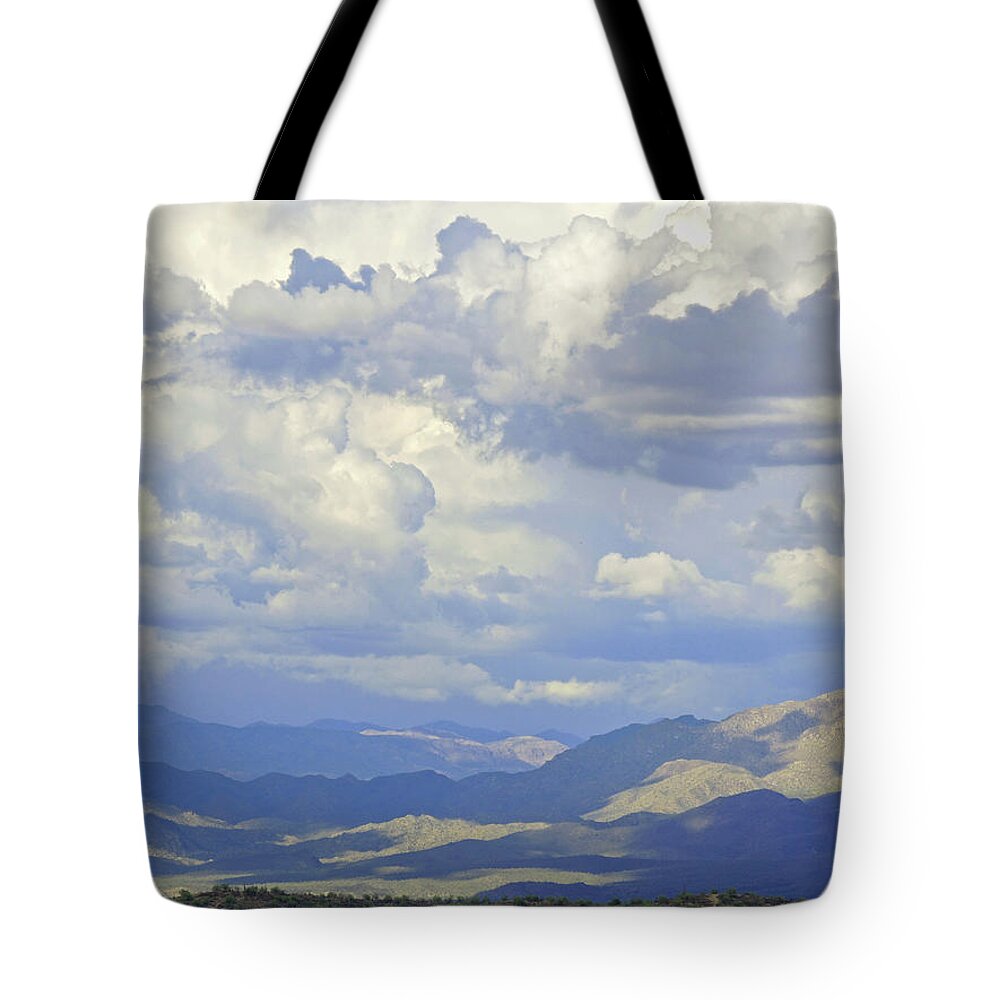  Arizona Tote Bag featuring the photograph Unspeakable Beauty by Lynda Lehmann