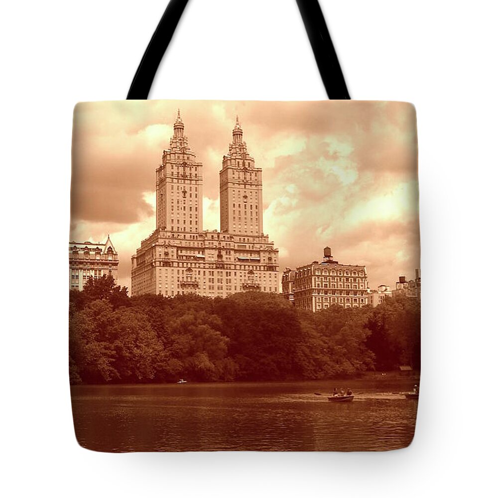 Central Park Print Tote Bag featuring the photograph Upper West Side and Central Park, Manhattan by Monique Wegmueller
