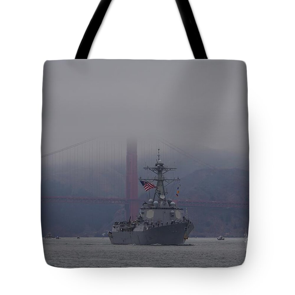 Us Navy Warship Vessel Ship Tote Bag featuring the photograph USS Kidd DDG 100 in San Francisco by Tony Lee