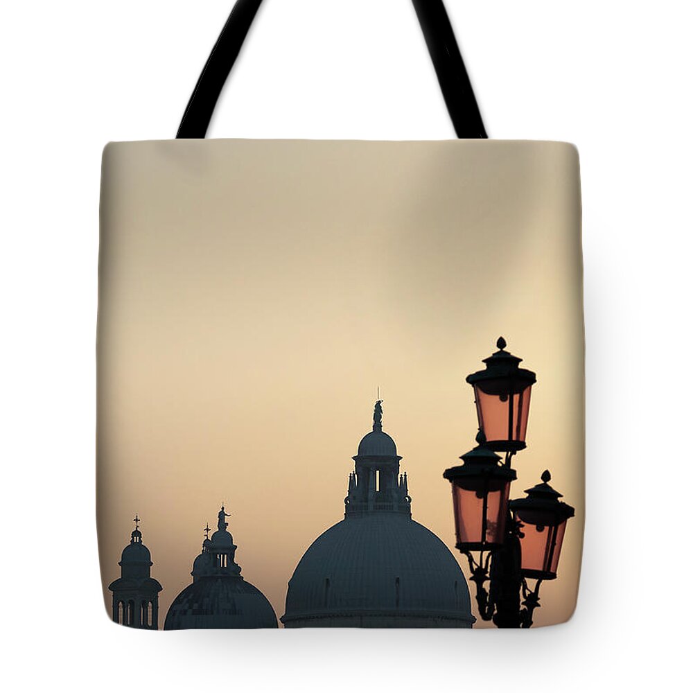 Italy Tote Bag featuring the photograph Venince in the Evening by Andy Myatt