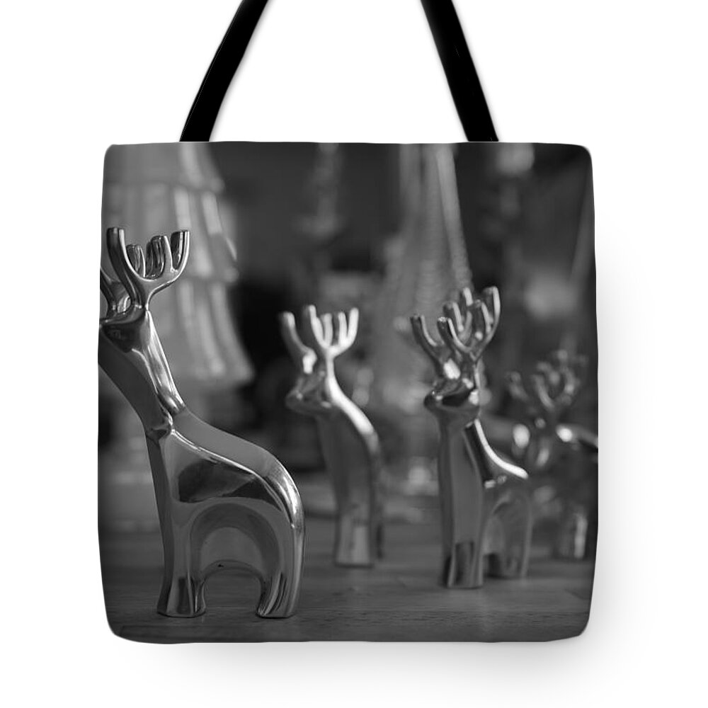 Richard Reeve Tote Bag featuring the photograph Waiting for Santa by Richard Reeve