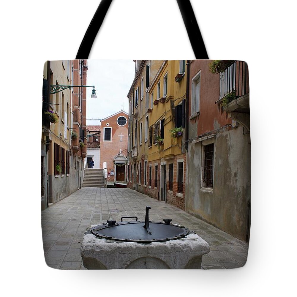 Well Tote Bag featuring the photograph Well in Venice by Yvonne M Smith
