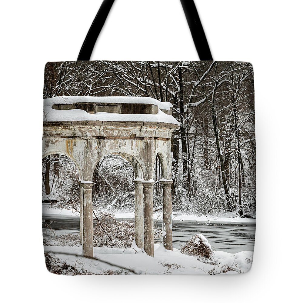 Tibbetts Brook Park Tote Bag featuring the photograph Winter in Tibbetts Brook Park by Kevin Suttlehan