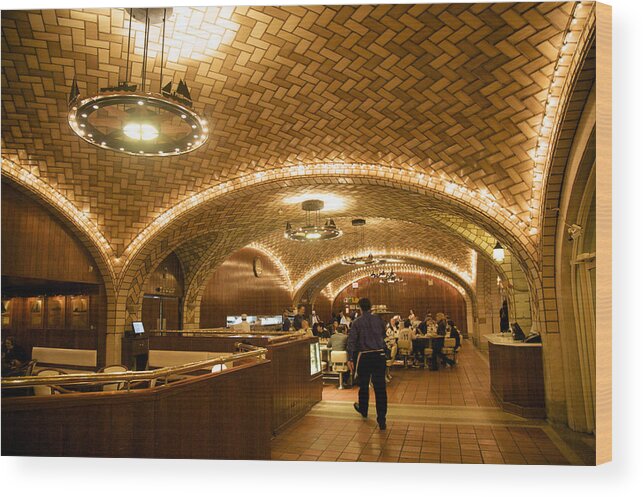 Oyster Bar In Grand Central Station Vaulted Ceiling Clad In Guastavino Tiles New York Ny Wood Print