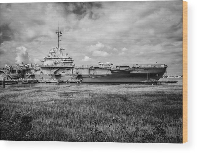 Horizontal Wood Print featuring the photograph U.S.S Yorktown #1 by Doug Long
