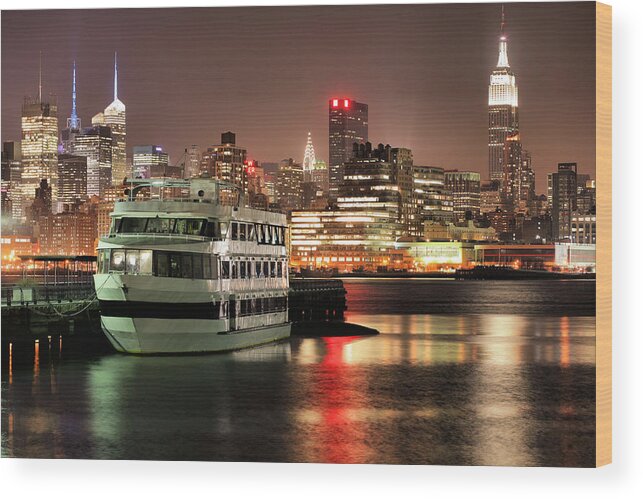 14th St Pier Wood Print featuring the photograph 14th Street by JC Findley