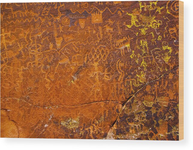 Sinagua Tribe Wood Print featuring the photograph Sinagua Petroglyphs #2 by Tom Singleton