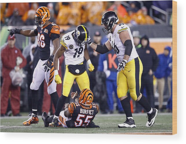 People Wood Print featuring the photograph Pittsburgh Steelers v Cincinnati Bengals #5 by Andy Lyons